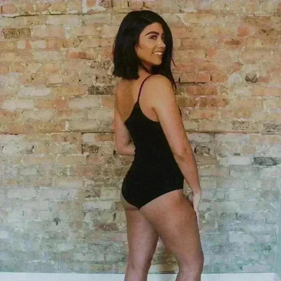 Black Ribbed One-Shoulder Bodysuit - Picture 4 of 5